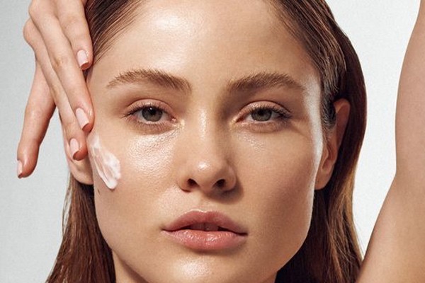 افزایش جذب محصولات پوستی با یخ