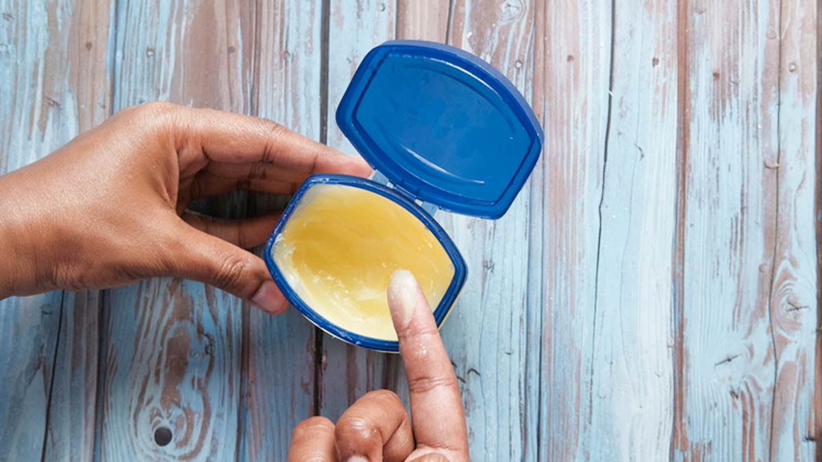 فواید وازلین برای صورت