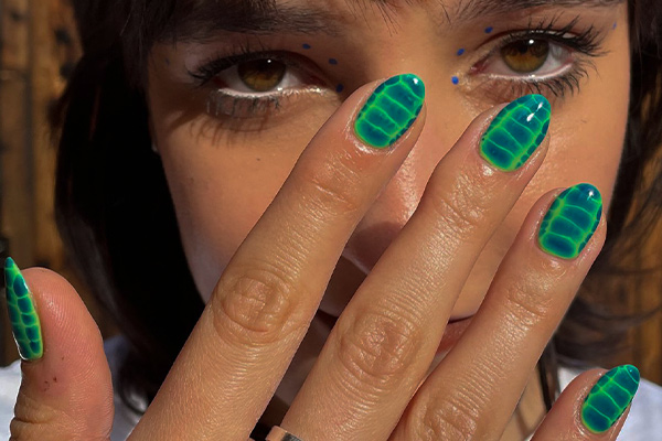 طراحی ناخن با بلومینگ ژل