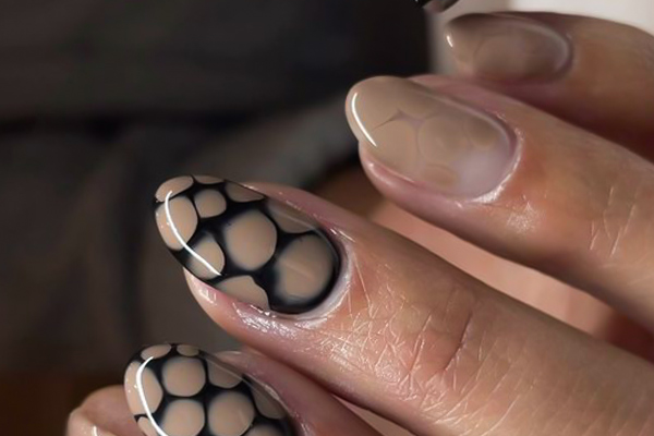 طراحی ناخن با بلومینگ ژل