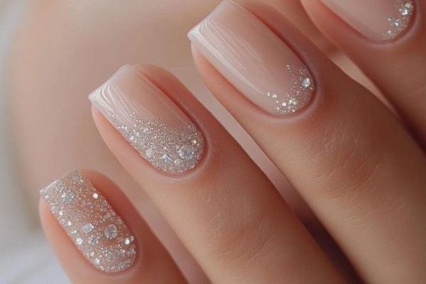 انواع طراحی ناخن عروس 