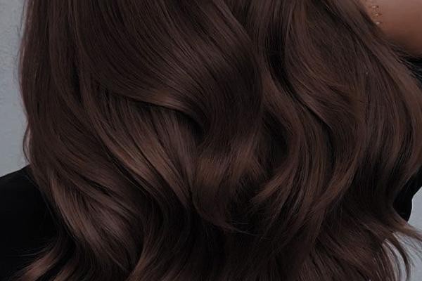 ترکیب رنگ موی شکلاتی نسکافهای تیره