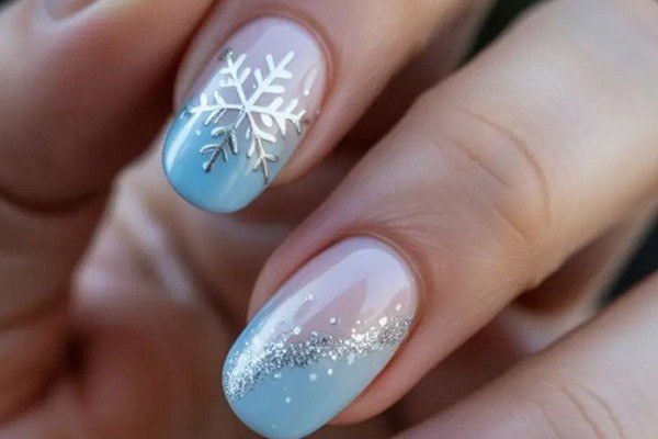 طرح ناخن آبی برای کریسمس 