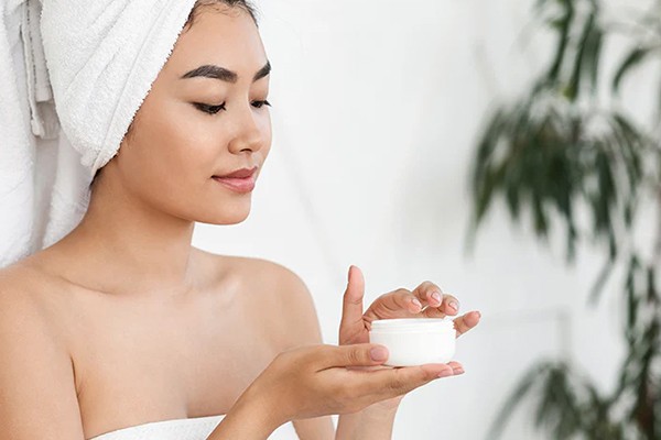 بررسی تاثیر وازلین بر پوست صورت