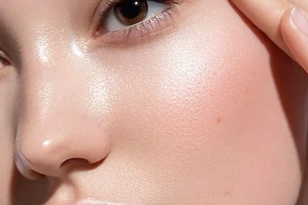 مزایا استفاده از وازلین روی پوست