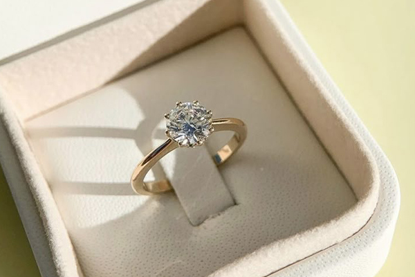 انگشتر برای بله برون