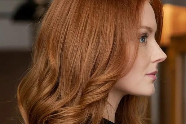 ترکیب رنگ موی عسلی و مسی