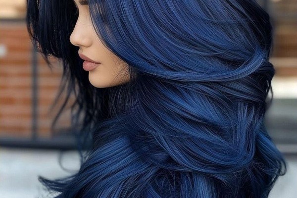 آبی؛ رنگ مو دخترانه ترند 