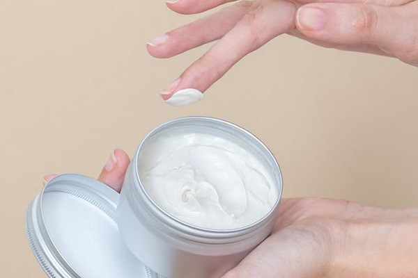 پماد برای پوست اطراف ناخن