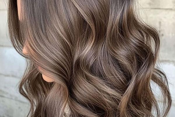 ترکیب رنگ موی شکلاتی دودی بدون دکلره