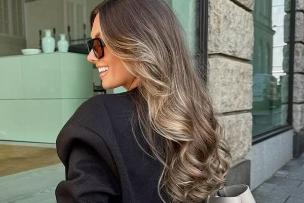 رنگ مو شکلاتی دودی روشن