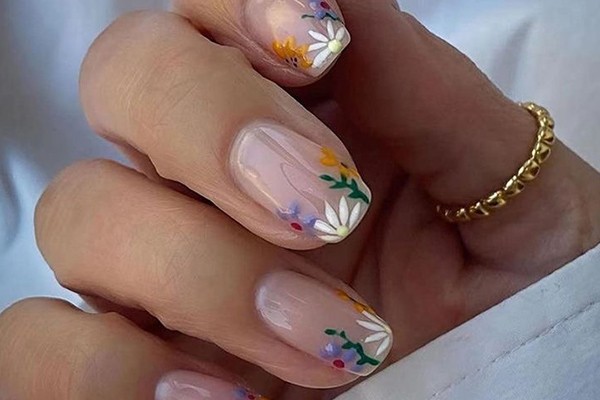 مدل ناخن بهاری با طراحی گل 