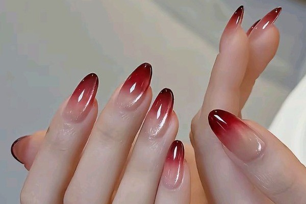 آمبره ناخن برای مناسبت عاشقانه