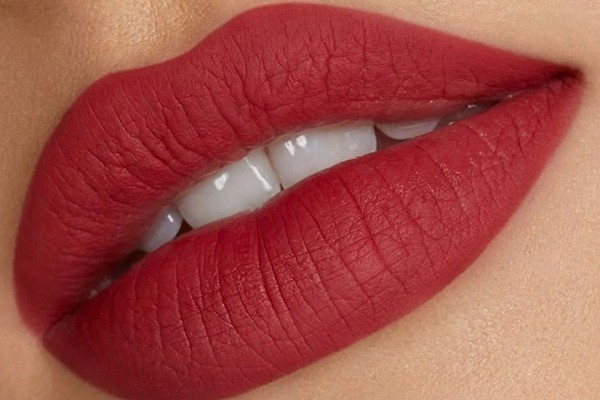 رژلب مناسب لبهای طبیعی