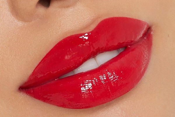 رنگ رژ قرمز برای پوست روشن