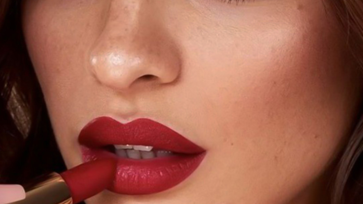 معرفی بهترین رنگ رژ برای انواع پوست