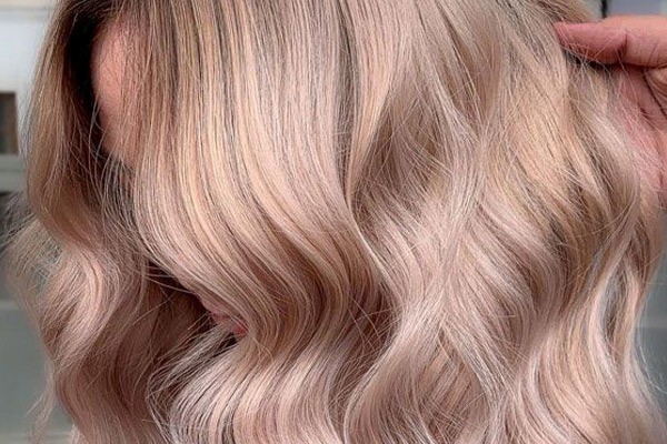 رنگ مو بژ شامپاینی